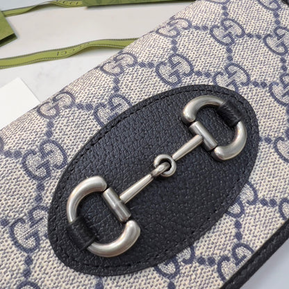 【グッチ】 春夏新作！軽くて丈夫なスリムウォレット