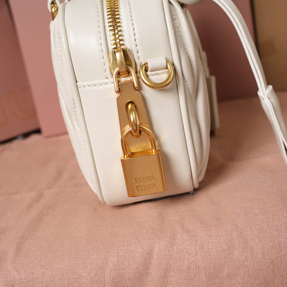 【ミュウミュウ】アルカディ マテラッセ レザー バッグ スモール 8色