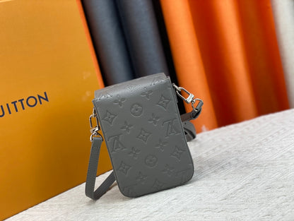 【ルイヴィトン】ギフトにもS-LOCK 縦型 ウェアラブルウォレット